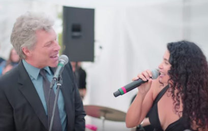 Invitato ad un matrimonio, Bon Jovi canta per gli sposi
